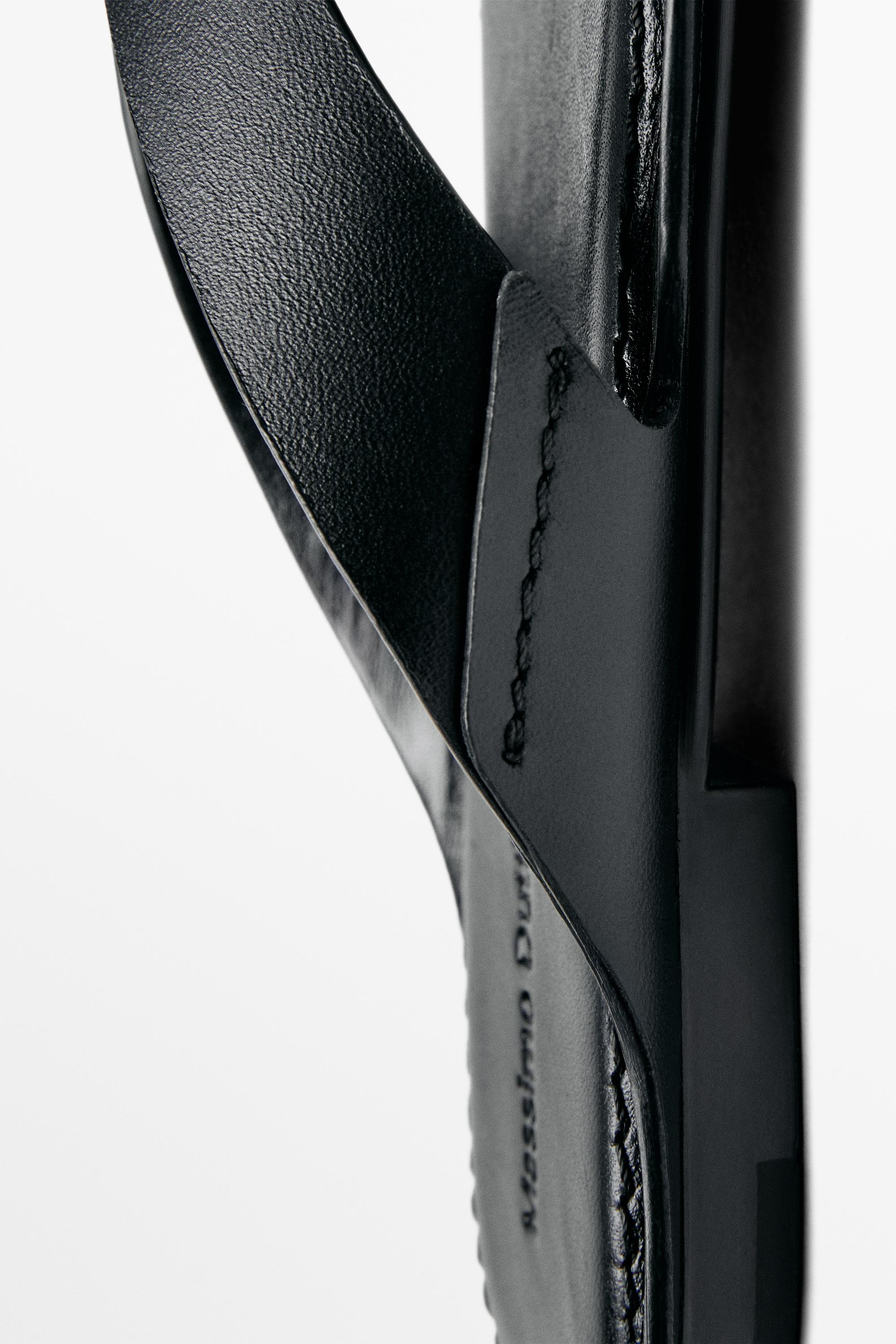 Sandale plate cuir